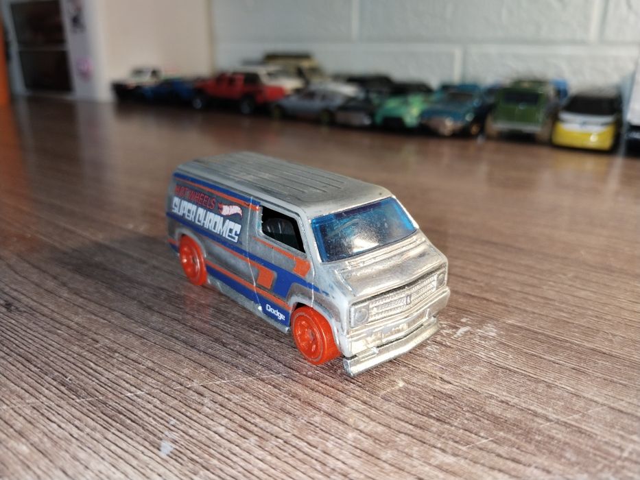 Hot wheels Dodge 77 Dodge Van 2018 год