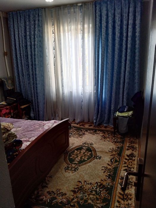 Sergeli stroitel metro 12 bekat yaqinida 4 xonali kvartira sotiladi