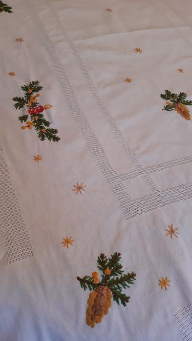 Бродирана покривка