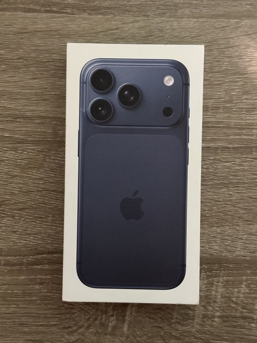 Нов! Iphone 17 Pro 512GB Deep Blue