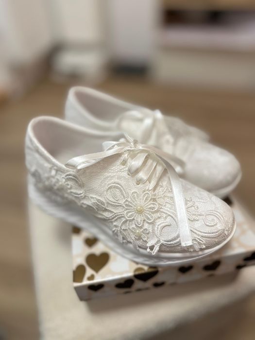 Adidași mireasă 39
