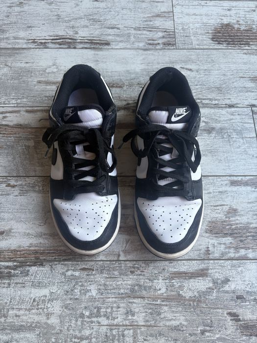 Nike Air Jordan 1 Mid Curry Cardinal; Nike Dunk Low Panda