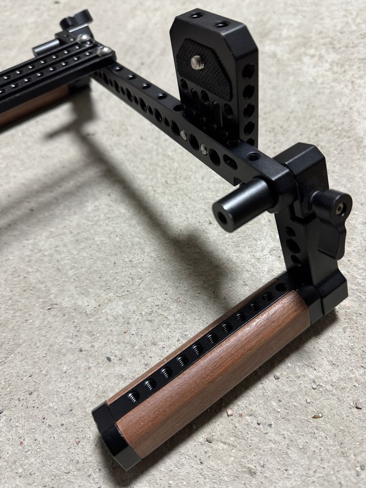 CAMVATE Director Monitor Cage Rig With Wooden Handles For 5" & 7"