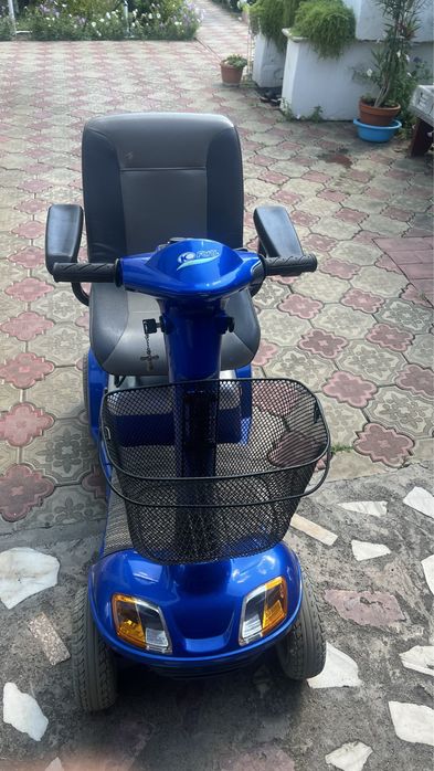 Scuter electric pentru   persoane cu mobilitate redusă