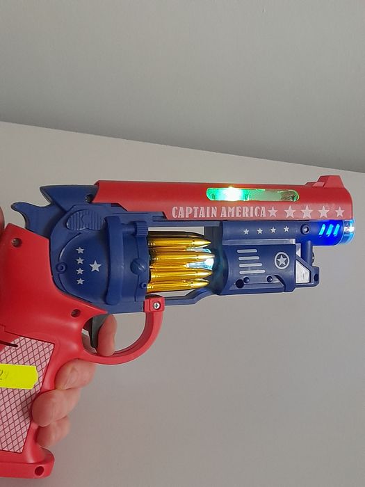 Jucărie cu lumini și sunete