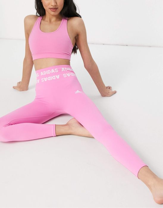 Спортен клин и спортно бюстие Adidas