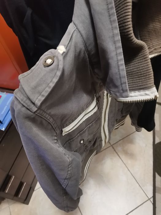 Уникално дамско късо якенце, подходящо за есенния сезон.