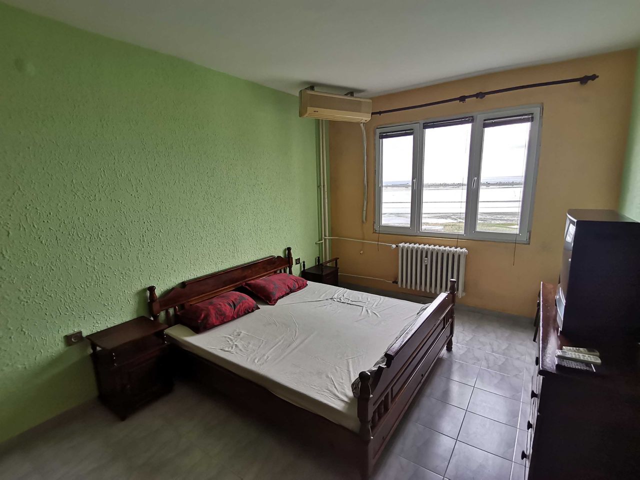 Дава се под наем Двустаен апартамент в Бургас, Зорница - 60 кв.м за 204 € - Снимка #18