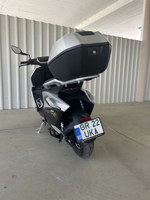 Vand scuter full electric cfmoto zeeho ae8+