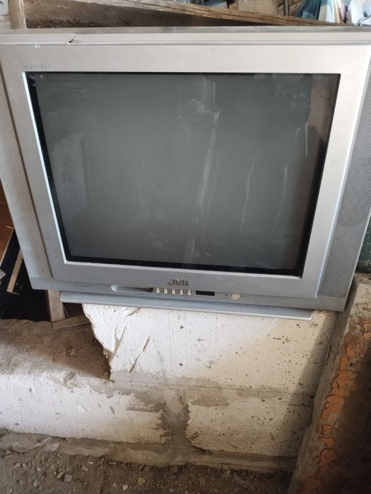 продам телевизор