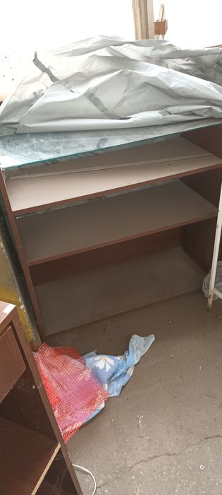 Продавам витрина