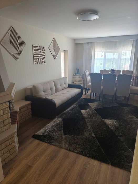 Apartament de vânzare ,4 camere )))          100 mt2. Decomandat !