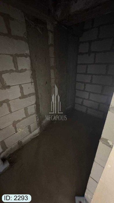 sharq chevarda  3 xona karobka kvartira sotiladi №2293