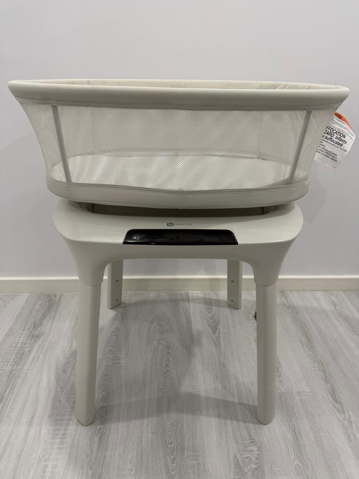 Pat bebeluș 4moms MamaRoo Sleep Bassinet