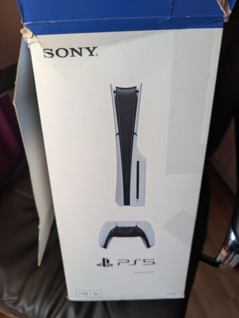 Playstation 5 cu disk impecabil de 1 Tera folosit foarte puțin jocuri