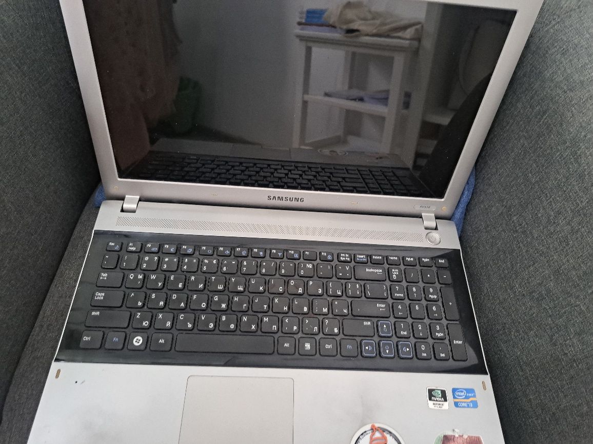 Лаптоп Samsung RV518-SO2BG