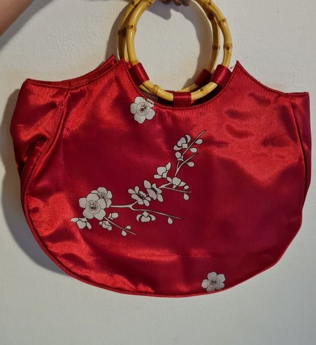 Vând genți dama, laptop,plaja