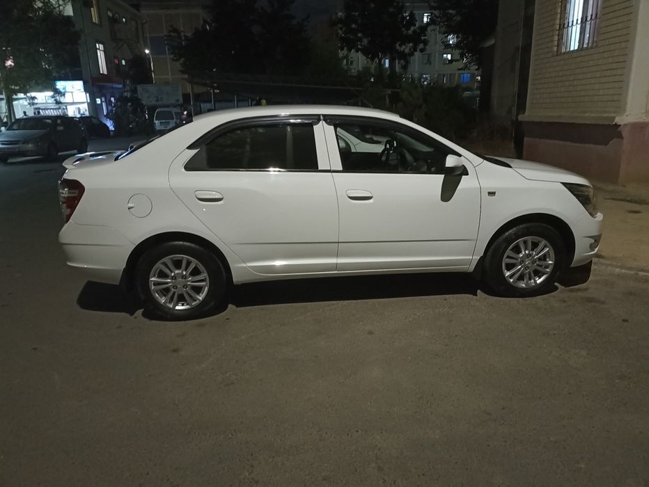 Cobalt  moshinasi sotiladi