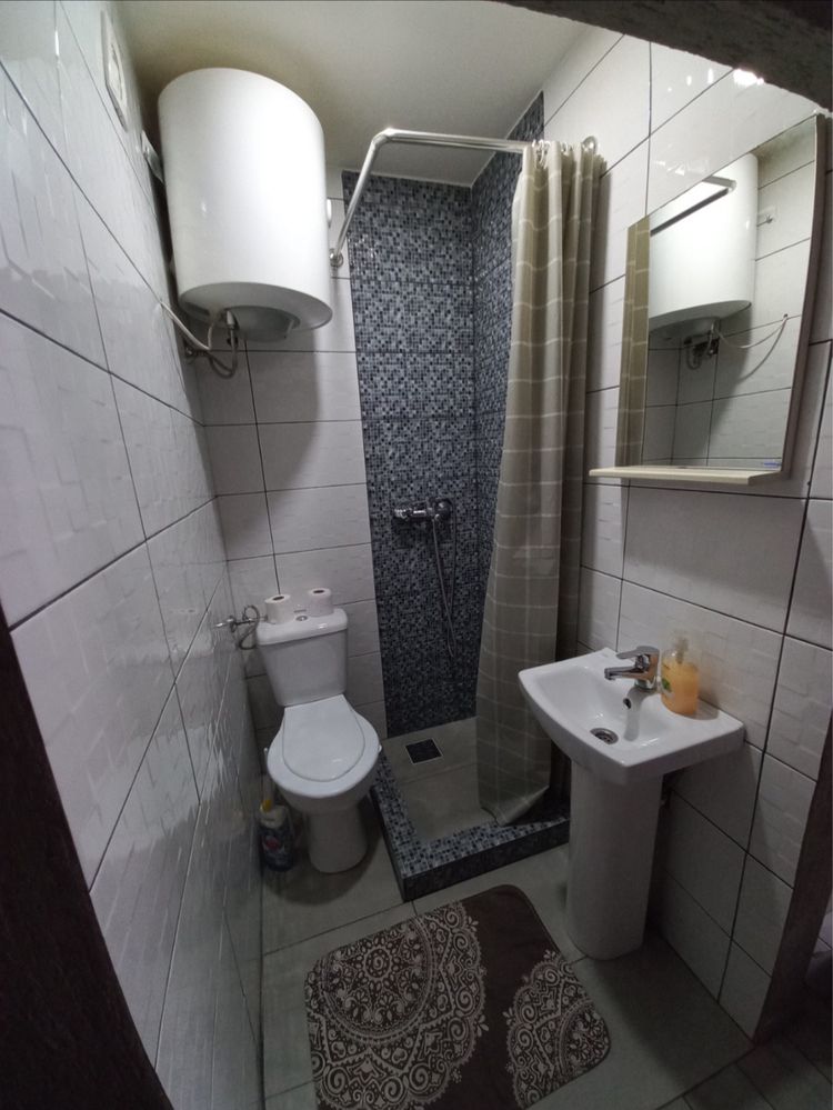 Închiriez garsoniera