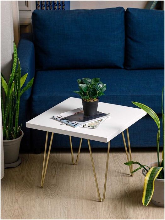 Квадратный журнальный столик Square на металлических шпильках