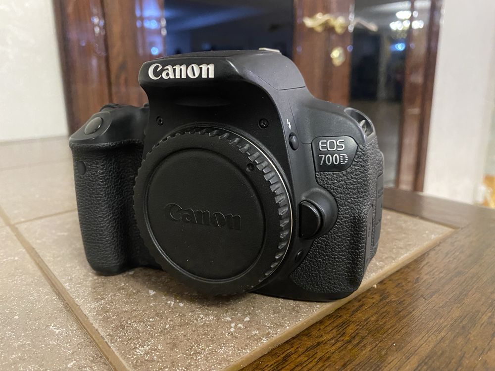 Продам canon 700d