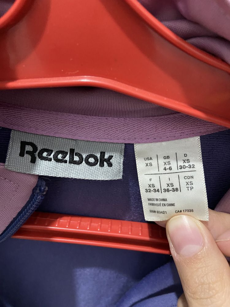 Продам толстовку Reebok оригинал