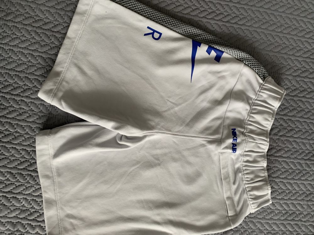 Оригинални юношески къси панталони NIKE . Размер XL , 158 - 170 см . Ц