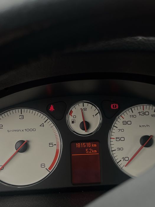 De vanzare - Masina manuala, Peugeot NEGOCIABIL