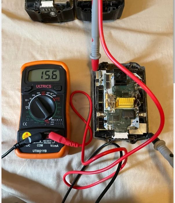 Reparații Baterii Acumulatori.