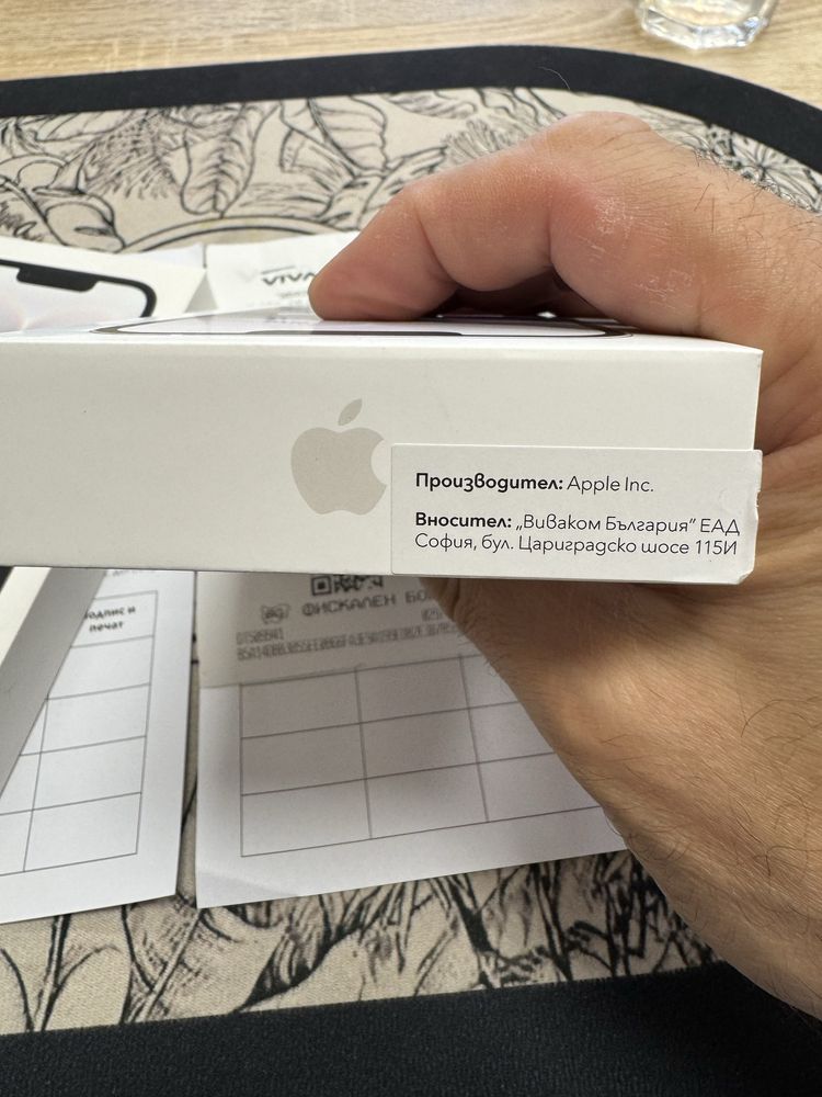 iPhone 16e 128gb - чисто нови в 2 год. гаранция от Vivacom