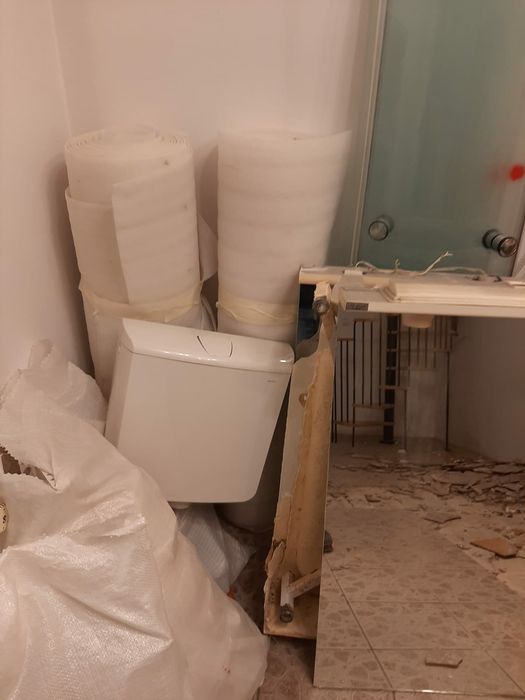 Transport moloz si mobila veche