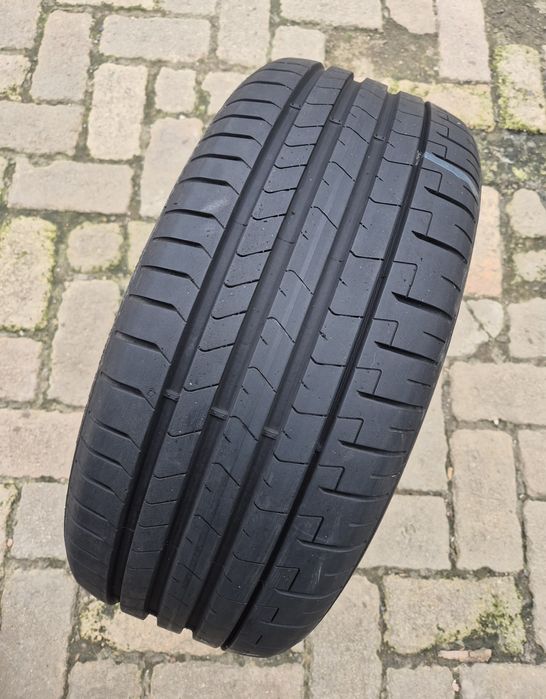 O bucată 225/45 R18 vară - una Pirelli