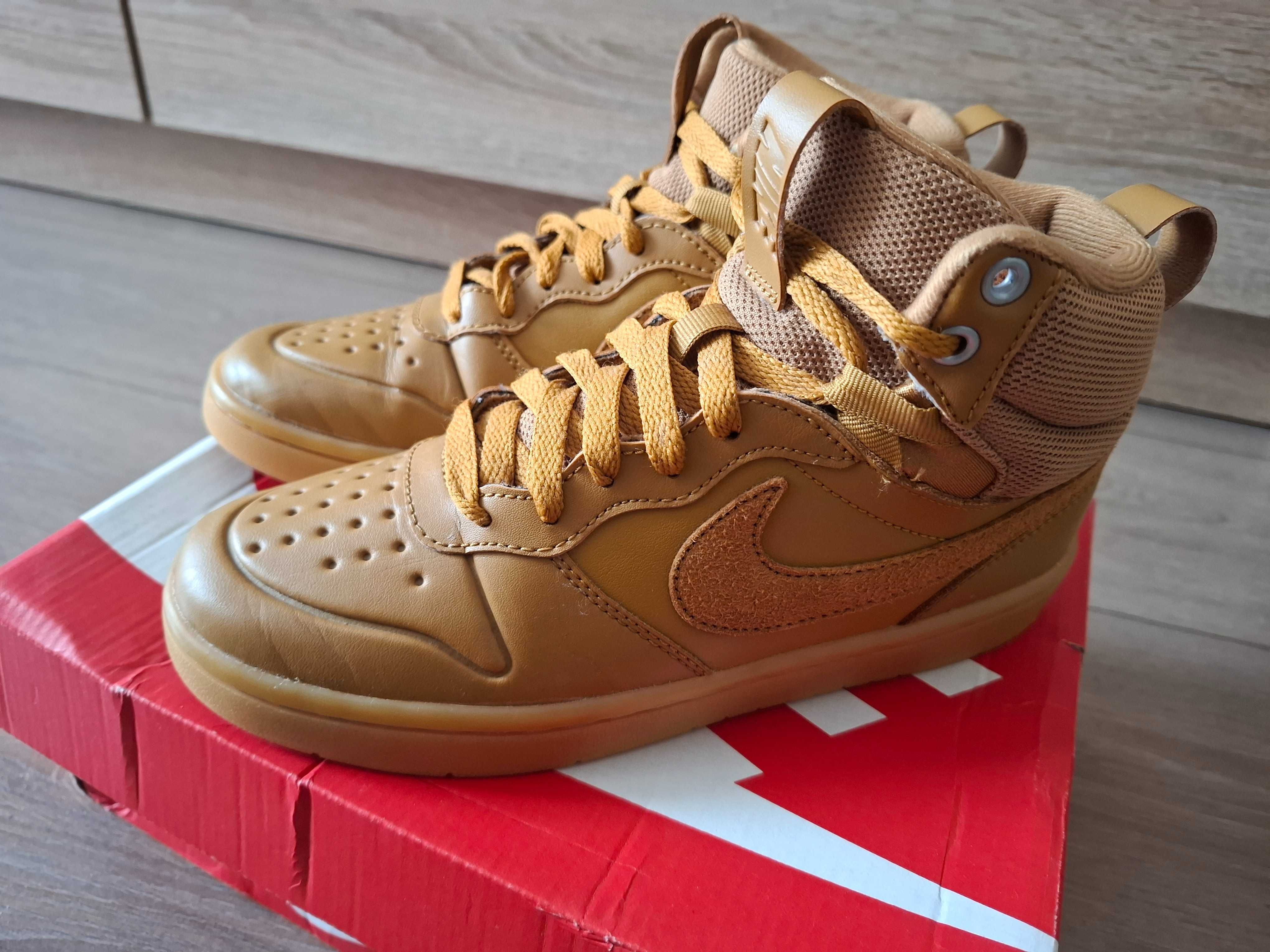 Nike
Сникърси Court Borough Mid 2 Boot Кафяв