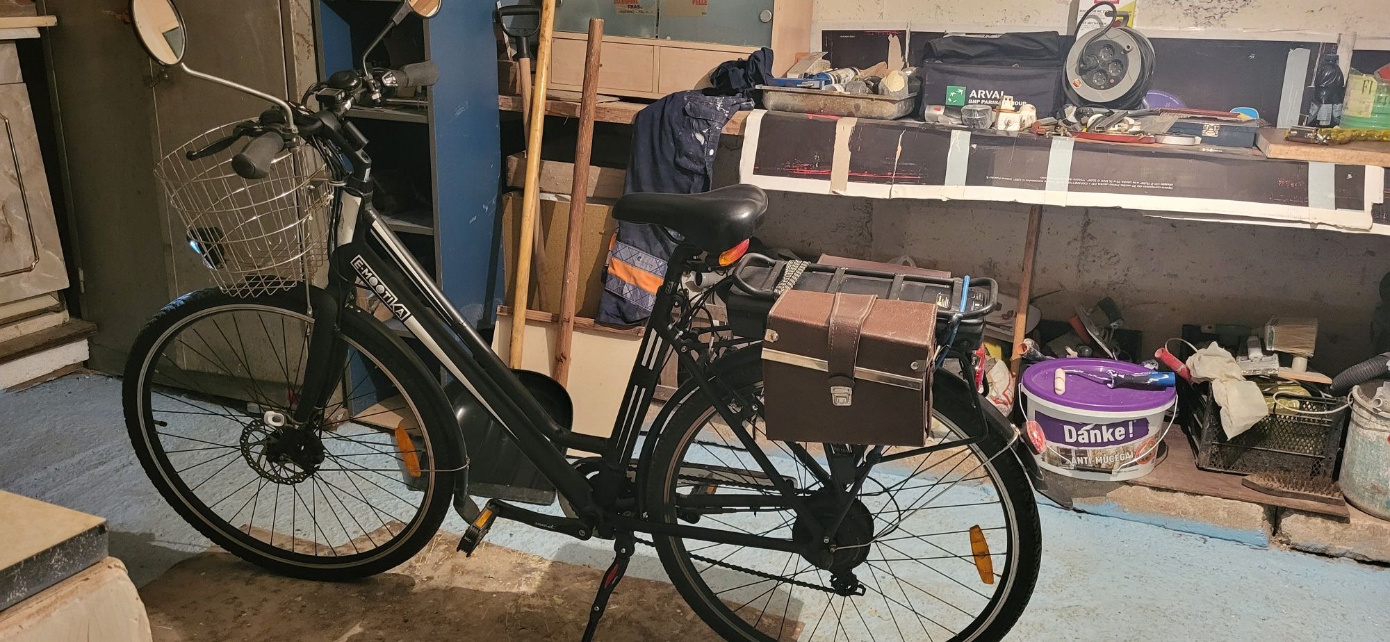 Vind bicicleta electrica E-mootika 28''