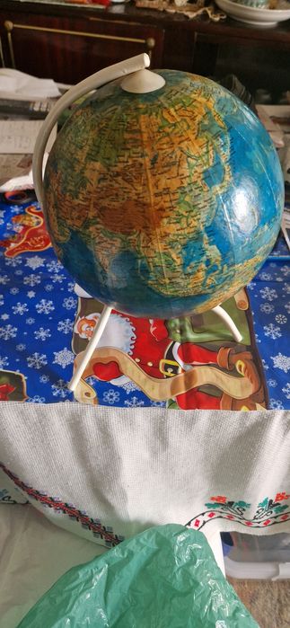 Vînd  glob. Geografic Fizic.40lei