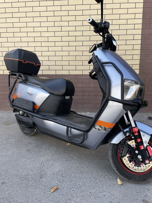 Sotildi!!! Skuter sotiladi narxi 400$