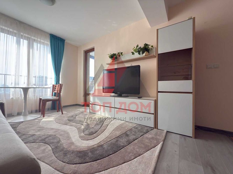 Дава се под наем Двустаен апартамент в Варна, Цветен квартал - 70 кв.м за 561 € - Снимка #2