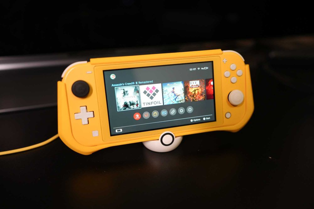 Nintendo Switch Lite galben MODAT cu Chip card 128 GB Samsung