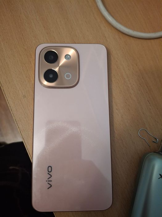 Телефон vivo y28 256гб памяти 8+8 оперотивка