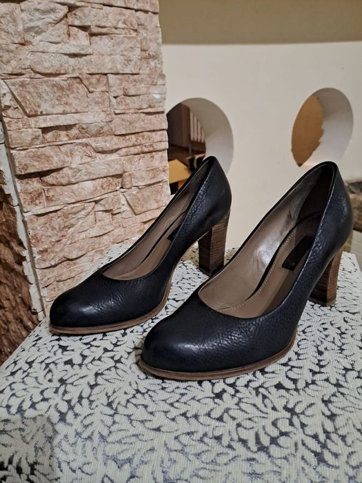 Продам женские туфли