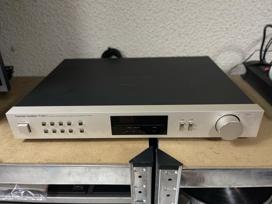 Harman/Kardon TU911 Digital Synthesized Quartz-Locked FM Tuner