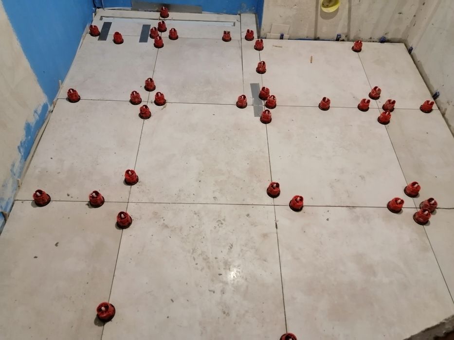 Execut lucrari de zugravit