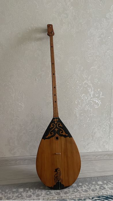 Казахский народный домбра