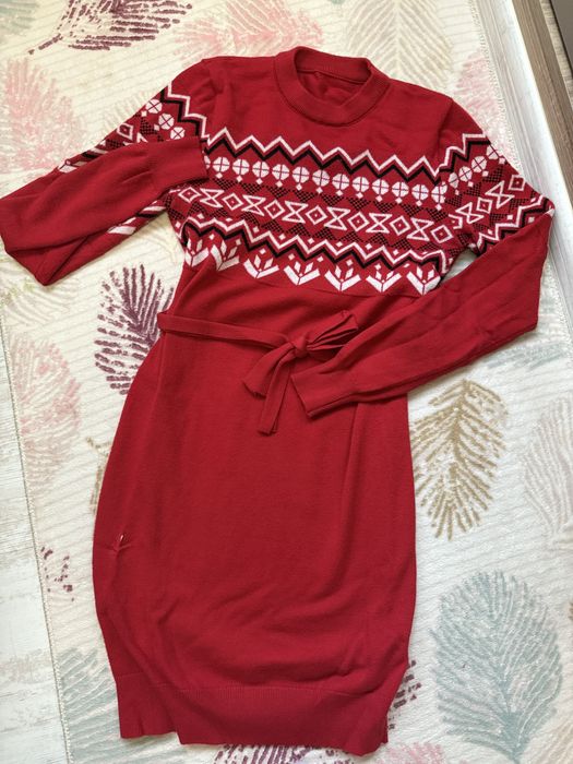 рокля и   пуловер подходящи              за празниците. Уют и топлина.