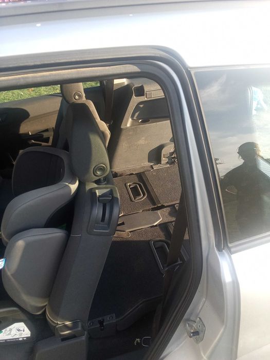Vând Opel Zafira 7 locuri dizel, motor 1,7