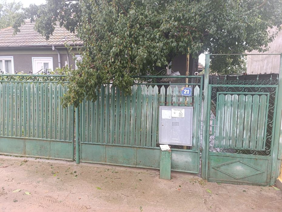 Case în cioranii de jos