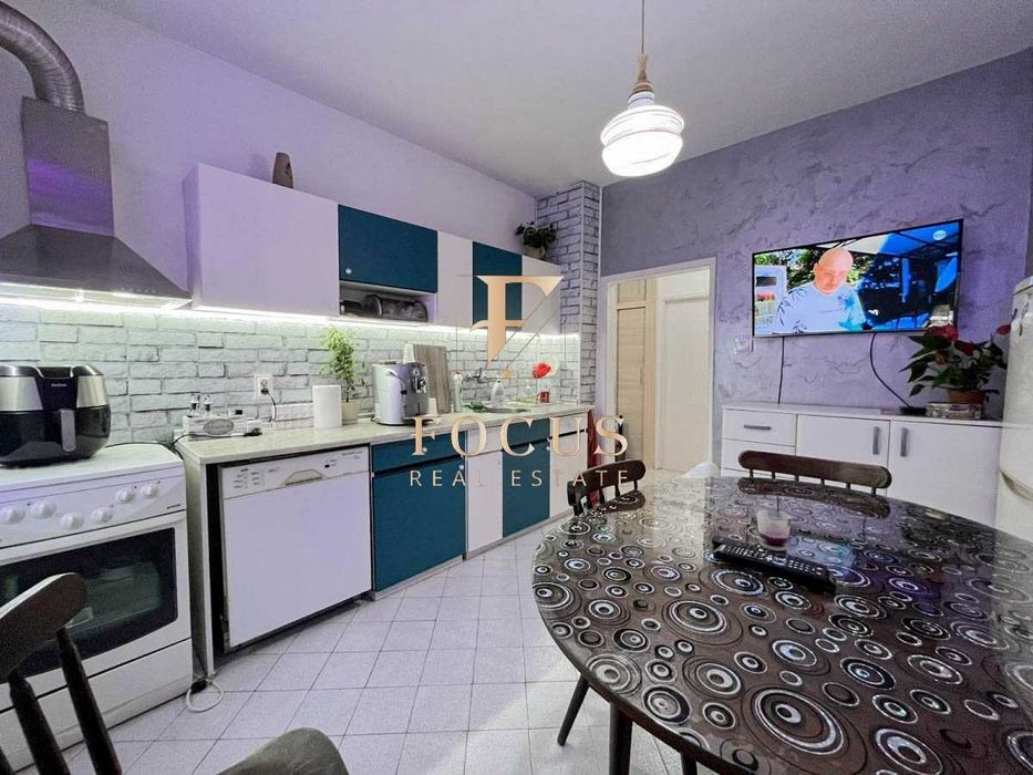 Продава се Тристаен апартамент в Пловдив, Кършияка - 96 кв.м за 1719 €/кв.м - Снимка #2