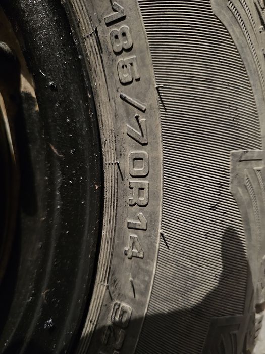 Продам шипованные автошины на дисках