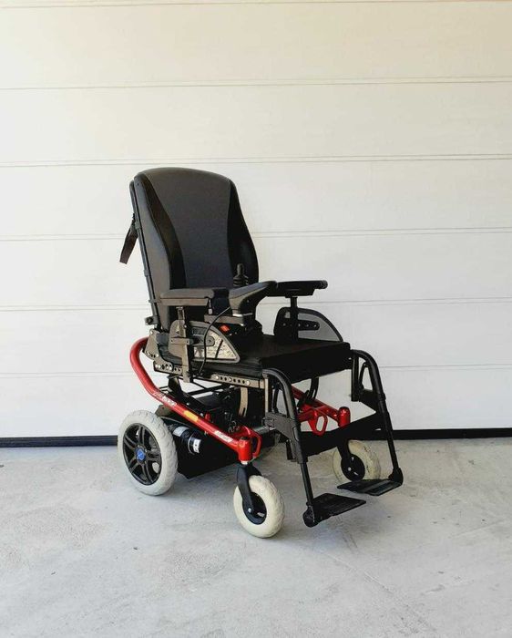 Carucior electric invalizi PLIABIL cauciucuri noi Otto A 200 (folosit)