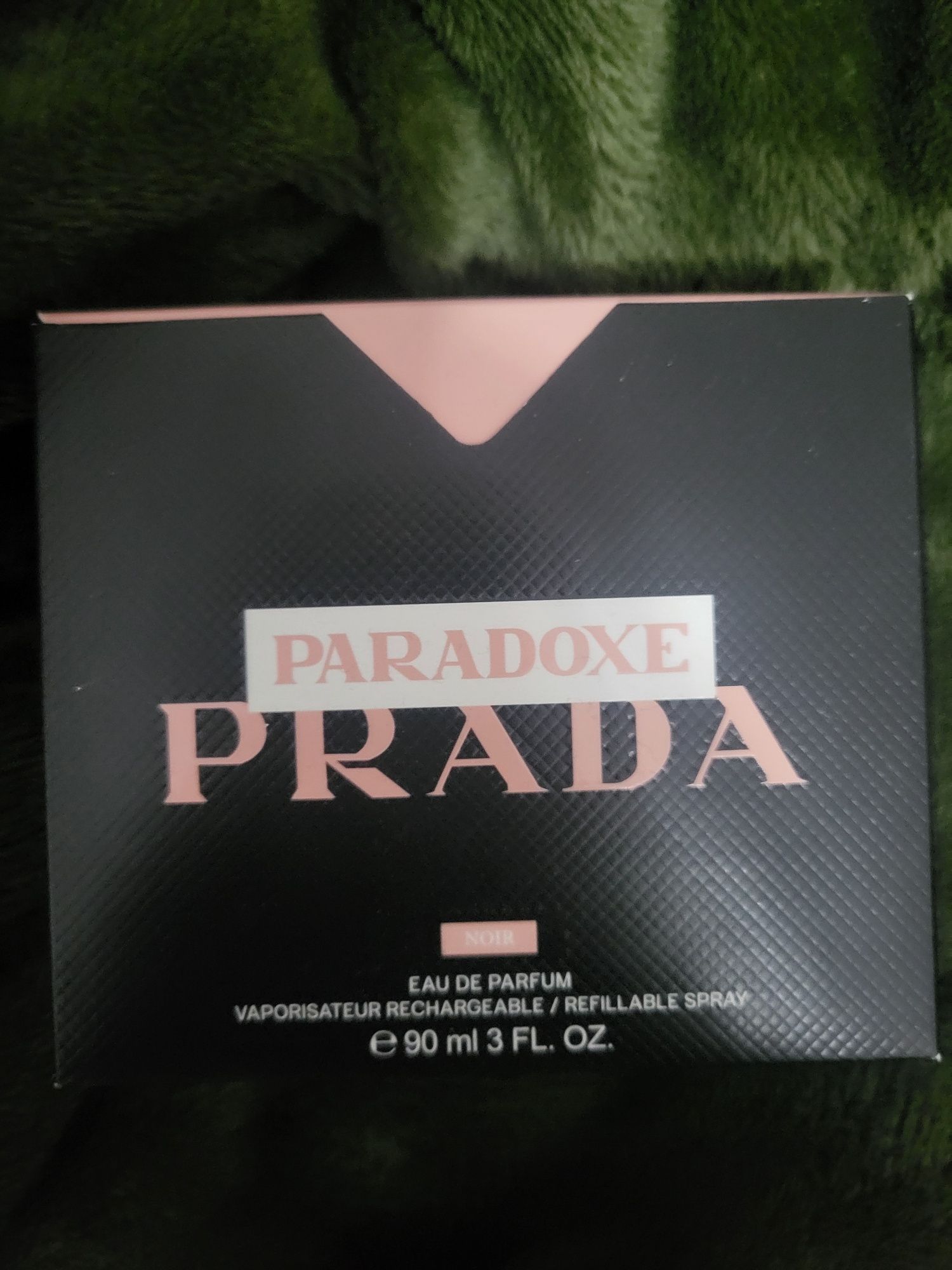 Vând parfum de lux Paradoxe Prada 90 ml.
